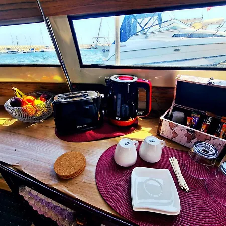 Boat Night Keep Cool ブルガス